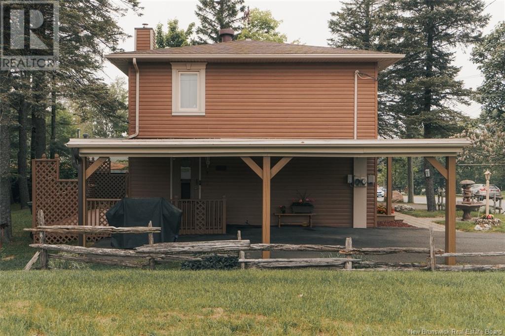 696 VICTORIA STREET - 24