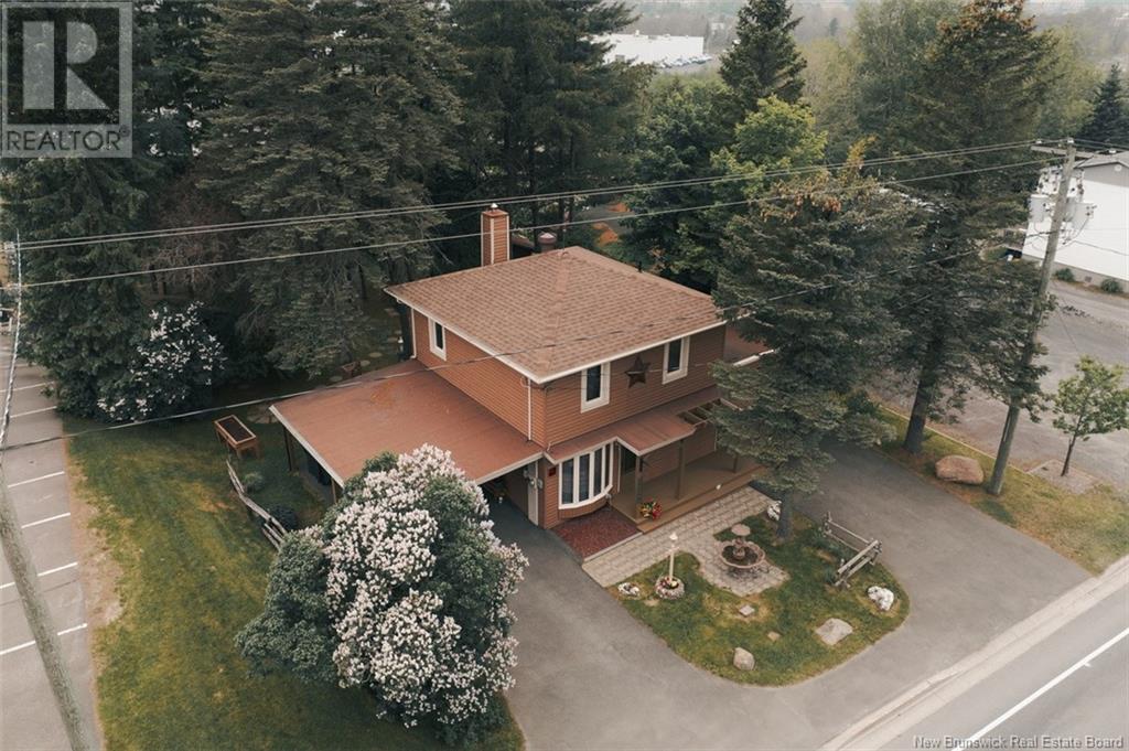 696 VICTORIA STREET - 30