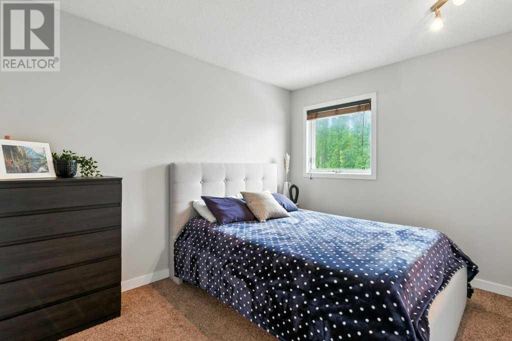 Single Family House 3 Level for Sale in  Macewan Ridge Place NW MacEwan Glen Calgary 