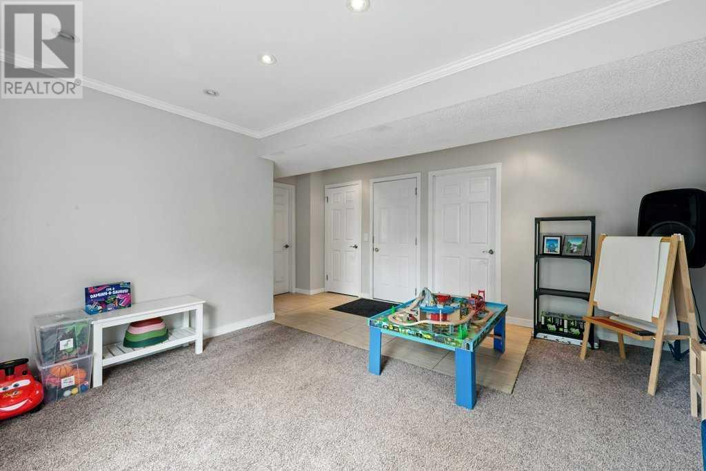 Single Family House 3 Level for Sale in  Macewan Ridge Place NW MacEwan Glen Calgary 
