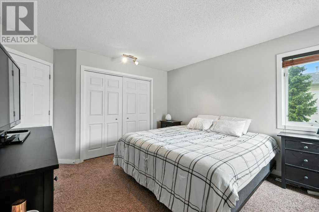 Single Family House 3 Level for Sale in  Macewan Ridge Place NW MacEwan Glen Calgary 
