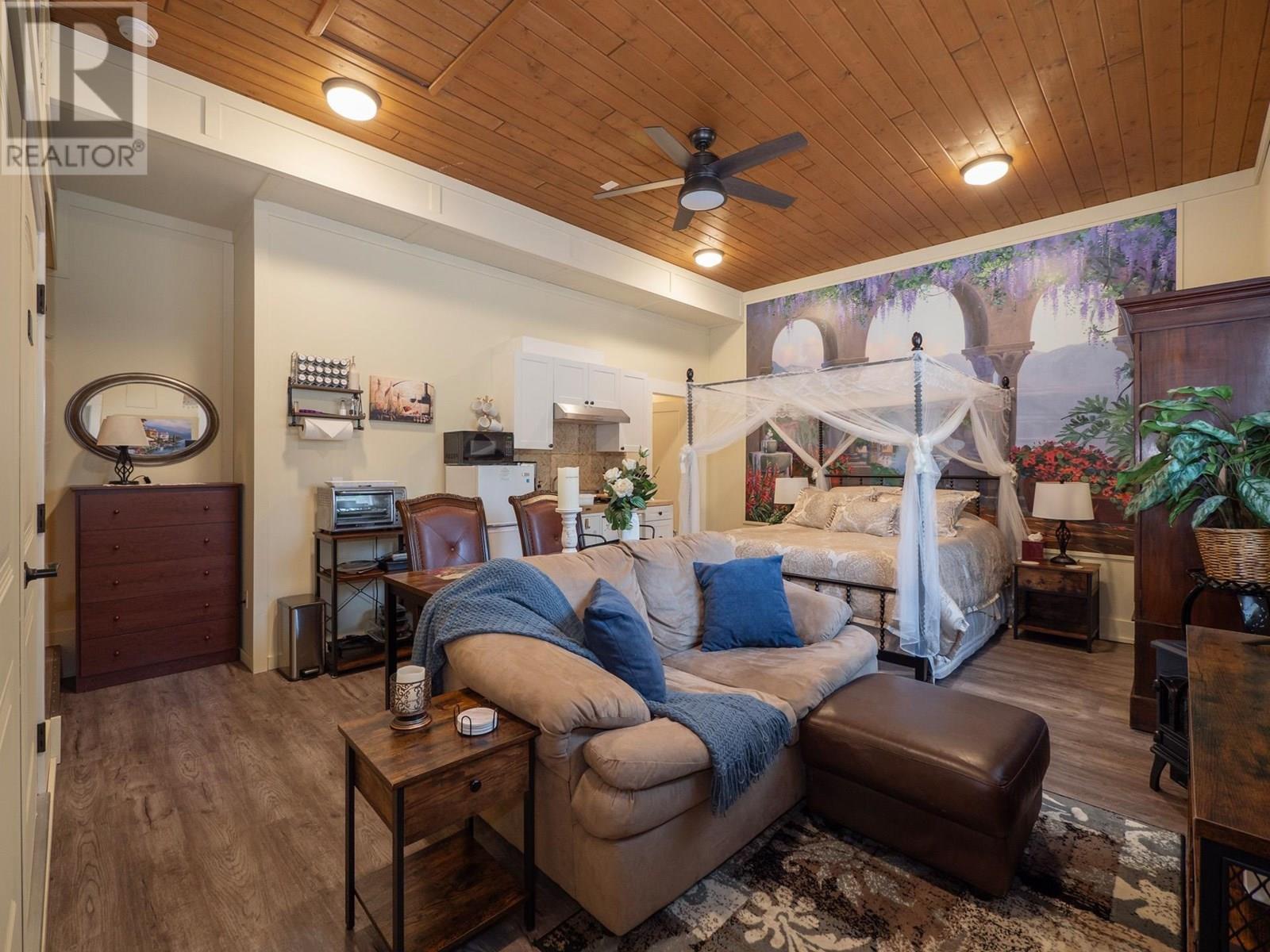 6391&93 SANDPIPER ROAD, Sechelt