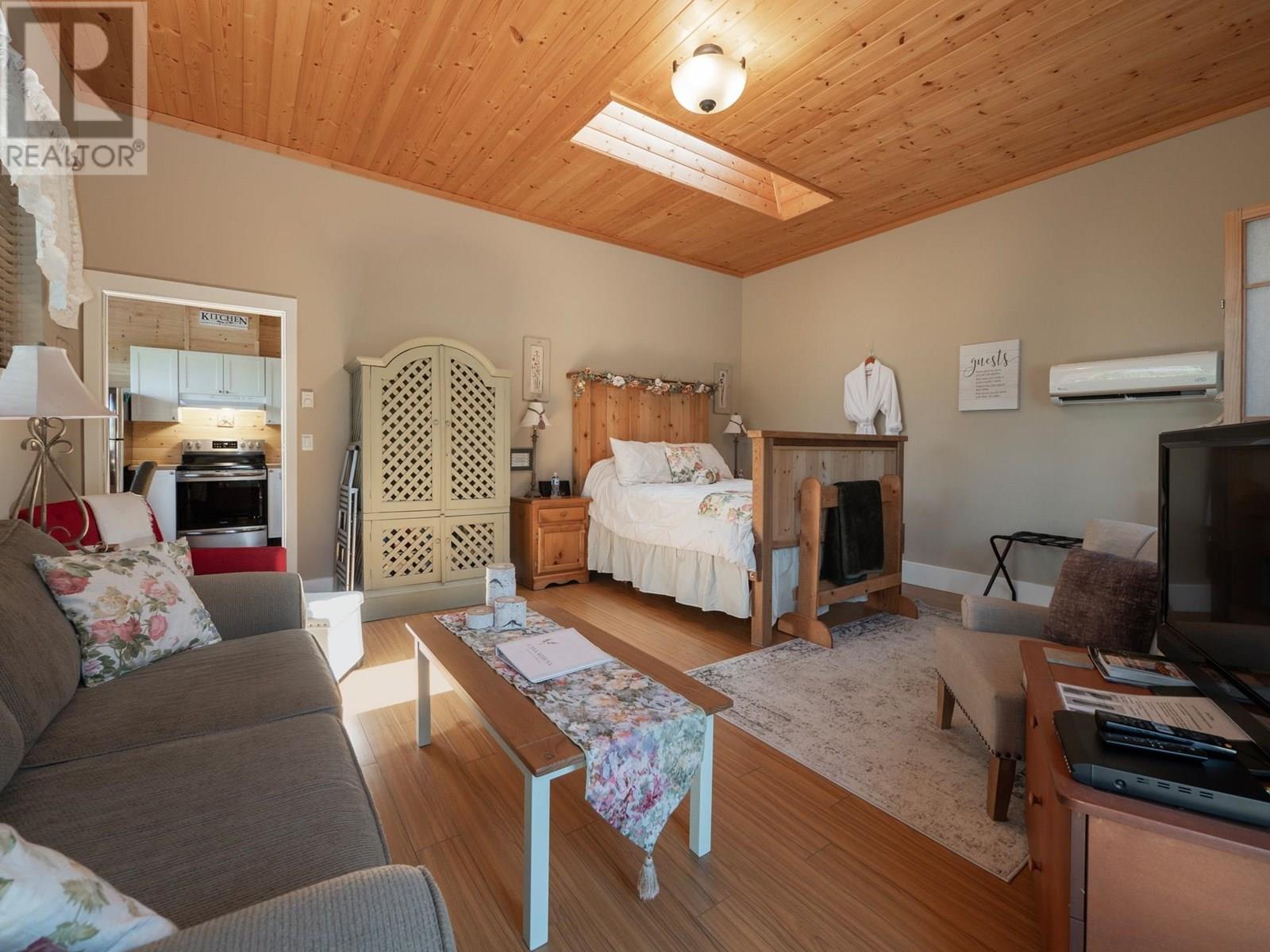 6391&93 SANDPIPER ROAD, Sechelt