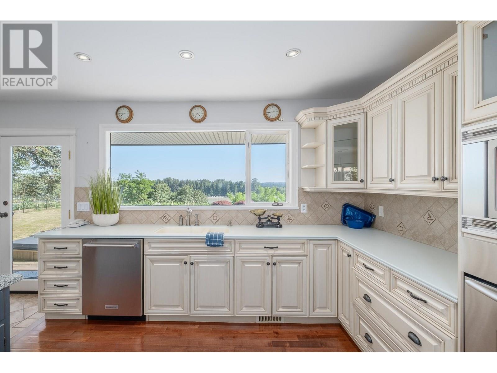 Photo 11 of 21850 River Road, Maple Ridge BC