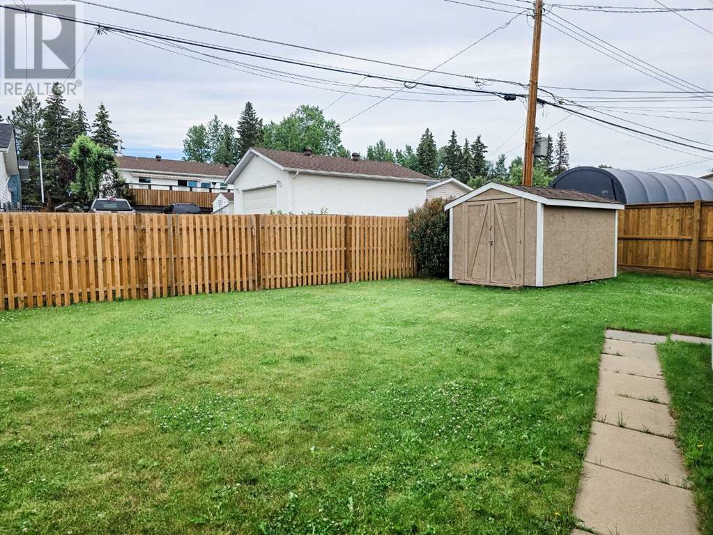 Photo 19 of 1102 55 Street, Edson AB