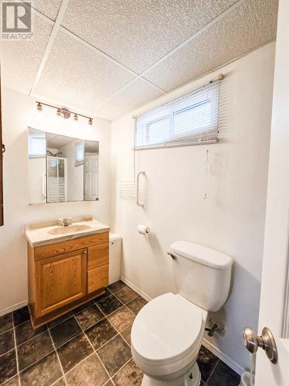 Photo 14 of 1102 55 Street, Edson AB