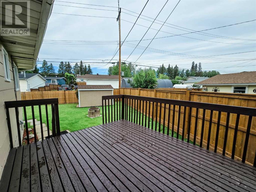 Photo 18 of 1102 55 Street, Edson AB
