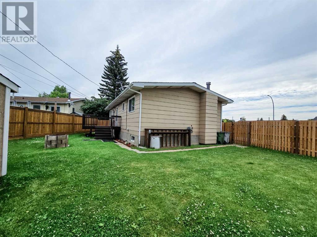 Photo 21 of 1102 55 Street, Edson AB