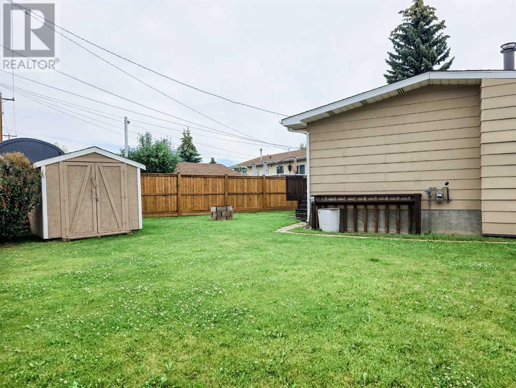 Photo 20 of 1102 55 Street, Edson AB