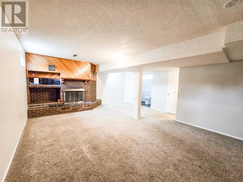 Photo 16 of 1102 55 Street, Edson AB