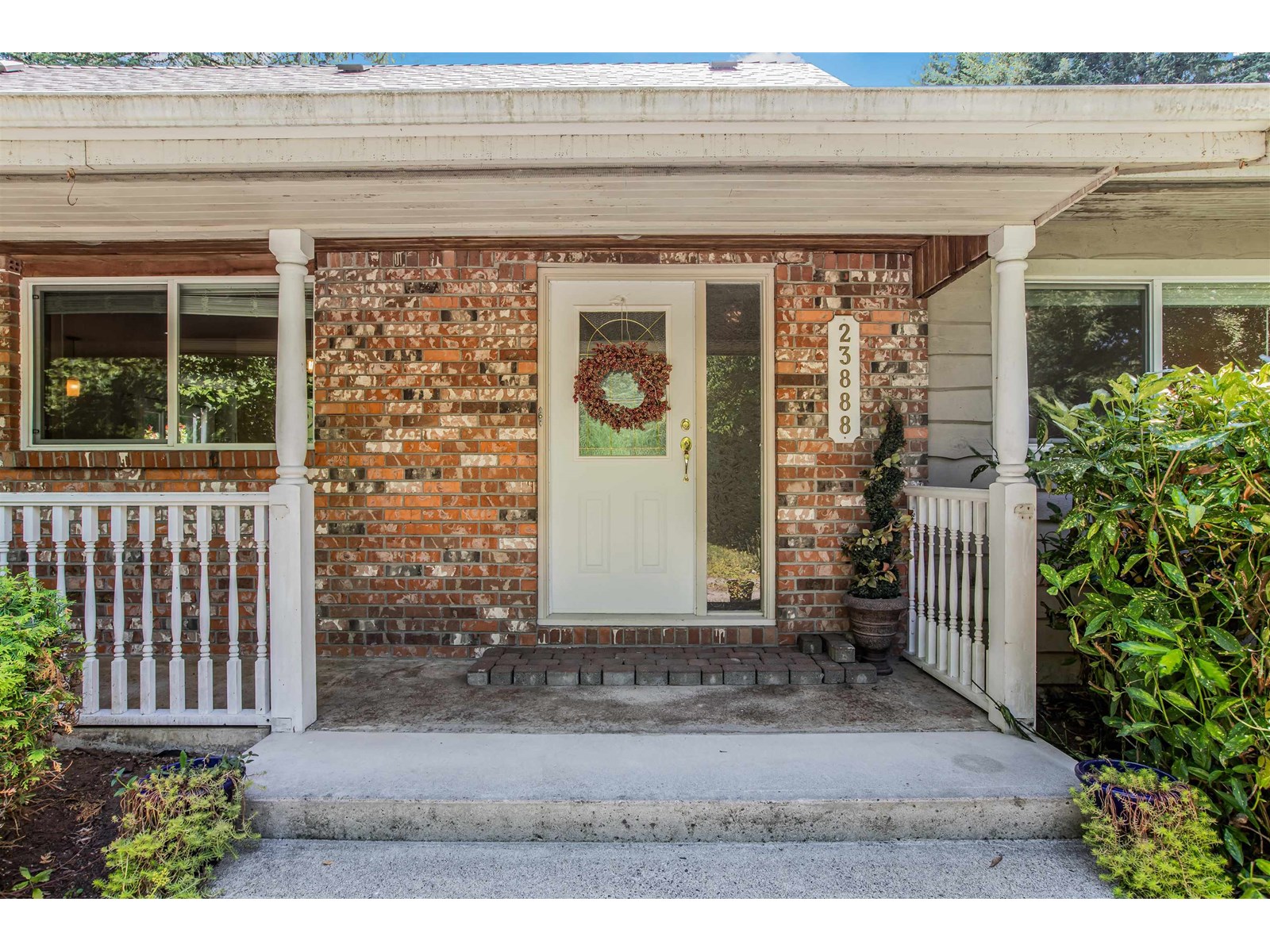 Photo 4 of 23888 48th Avenue, Langley BC