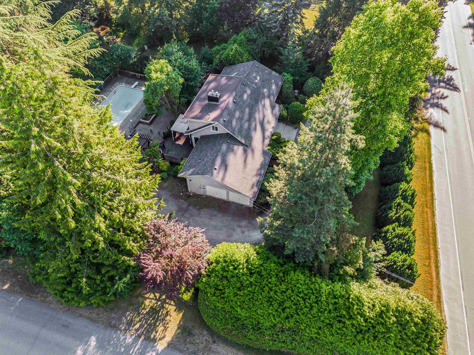 Photo 3 of 23888 48th Avenue, Langley BC