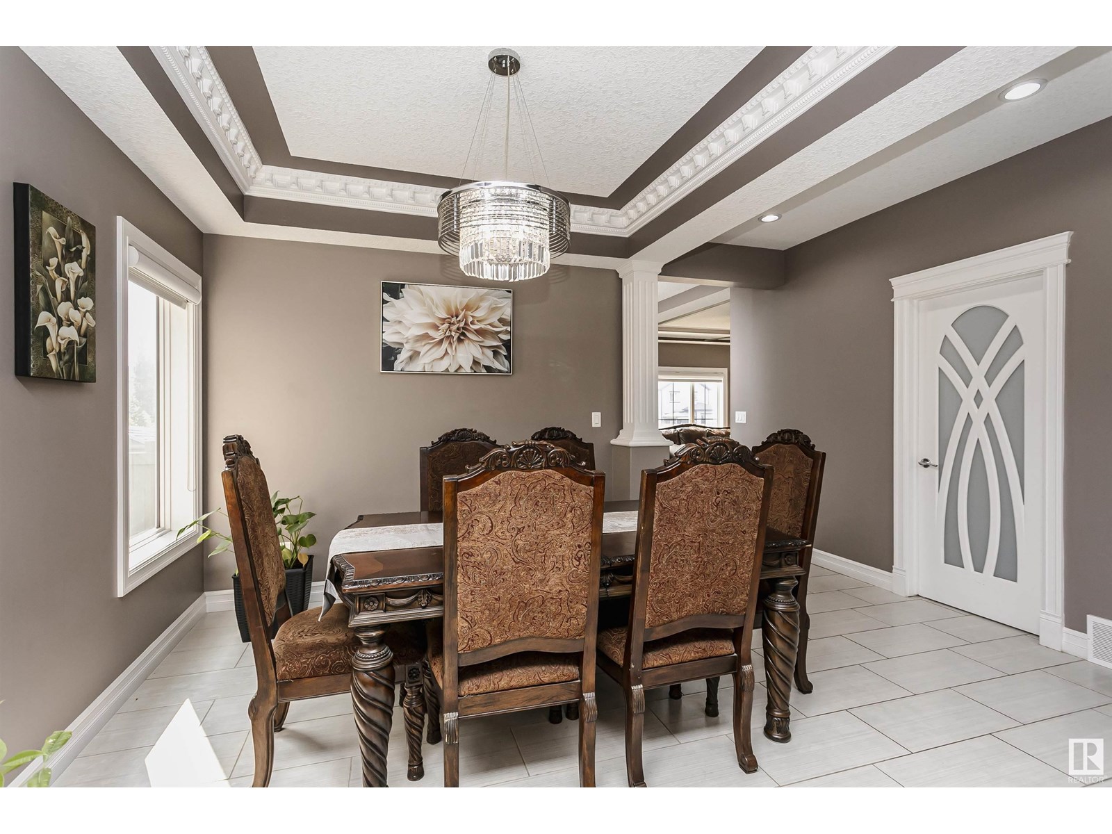 Photo 4 of 5227 18 Av Sw, Edmonton AB