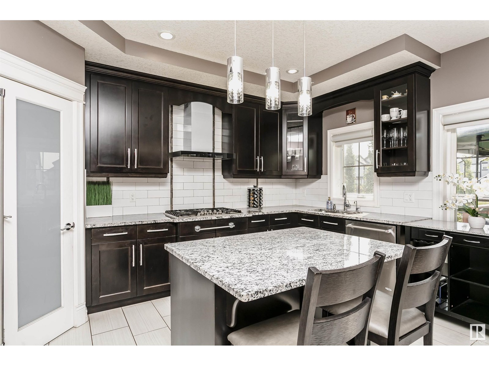 Photo 3 of 5227 18 Av Sw, Edmonton AB