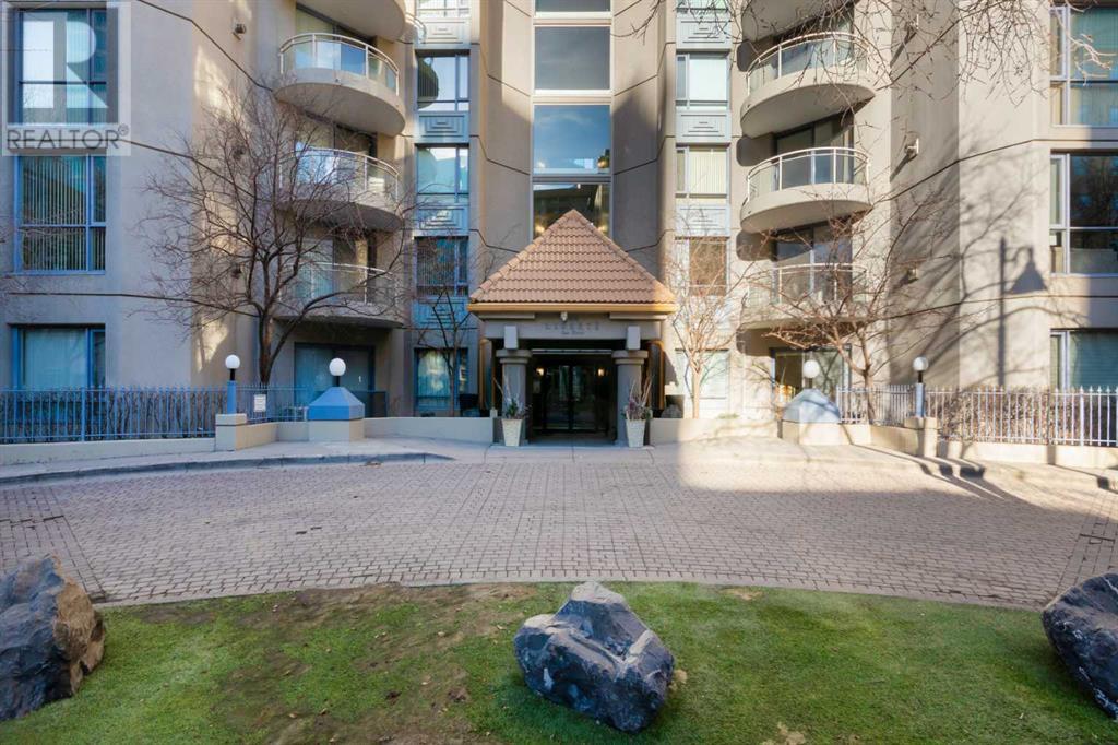 Single Family House Loft for Sale in    Avenue SW Eau Claire Calgary 