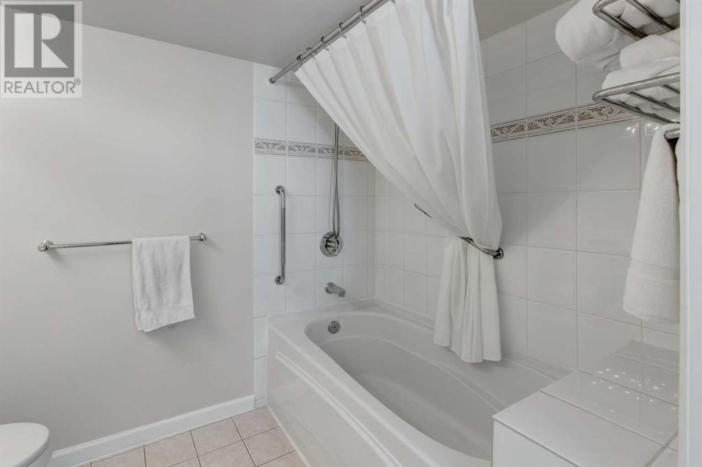 Single Family House Loft for Sale in    Avenue SW Eau Claire Calgary 