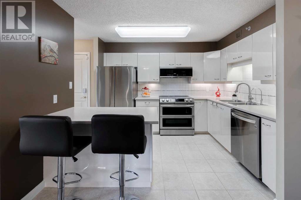 Single Family House Loft for Sale in    Avenue SW Eau Claire Calgary 