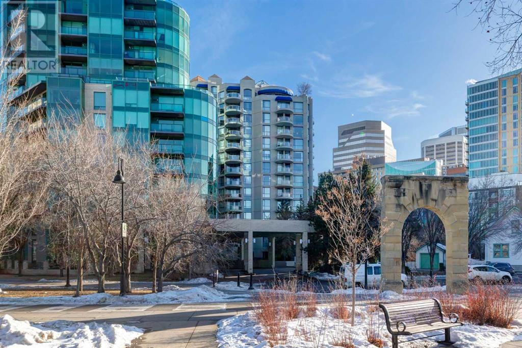 Single Family House Loft for Sale in    Avenue SW Eau Claire Calgary 