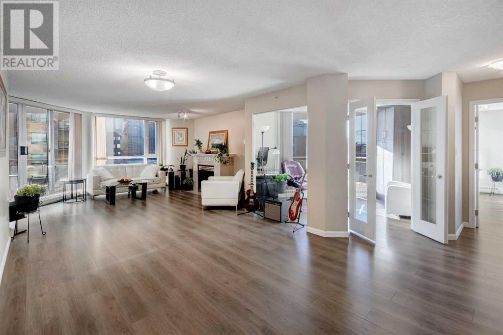 Single Family House Loft for Sale in    Avenue SW Eau Claire Calgary 