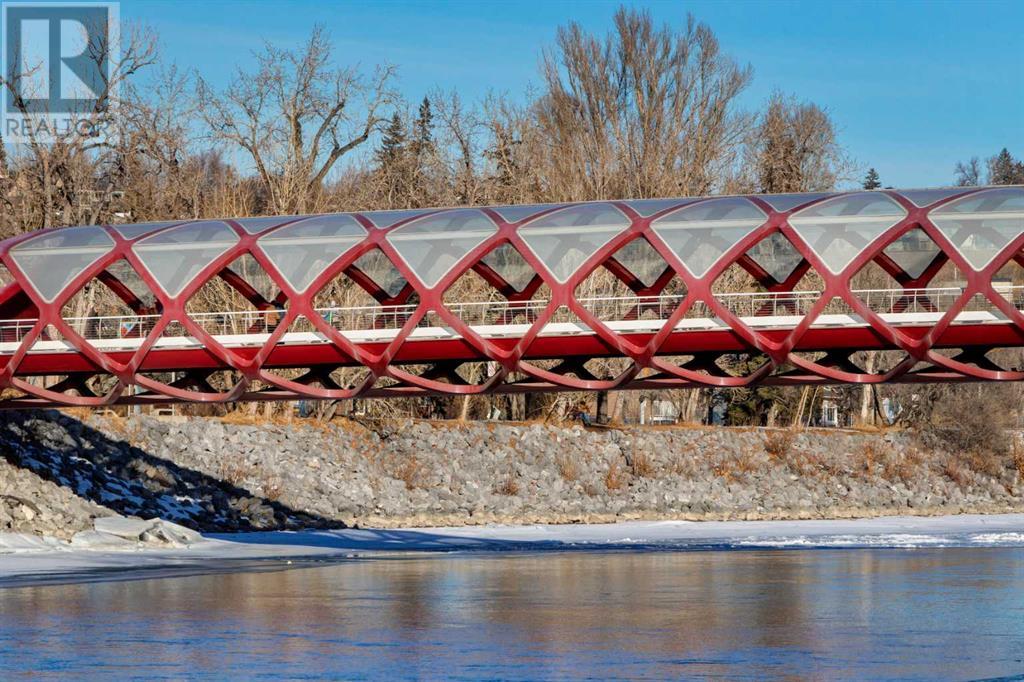 Single Family House Loft for Sale in    Avenue SW Eau Claire Calgary 