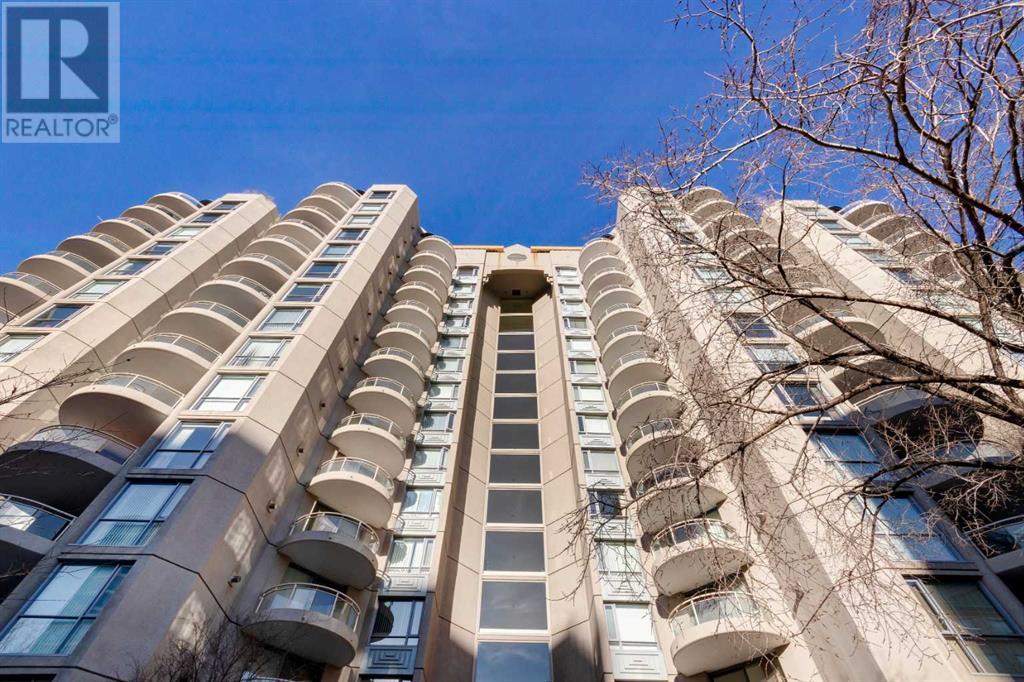 Single Family House Loft for Sale in    Avenue SW Eau Claire Calgary 