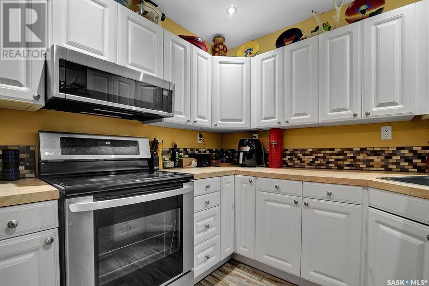 Photo 25 of 2258 Osler Street, Regina SK