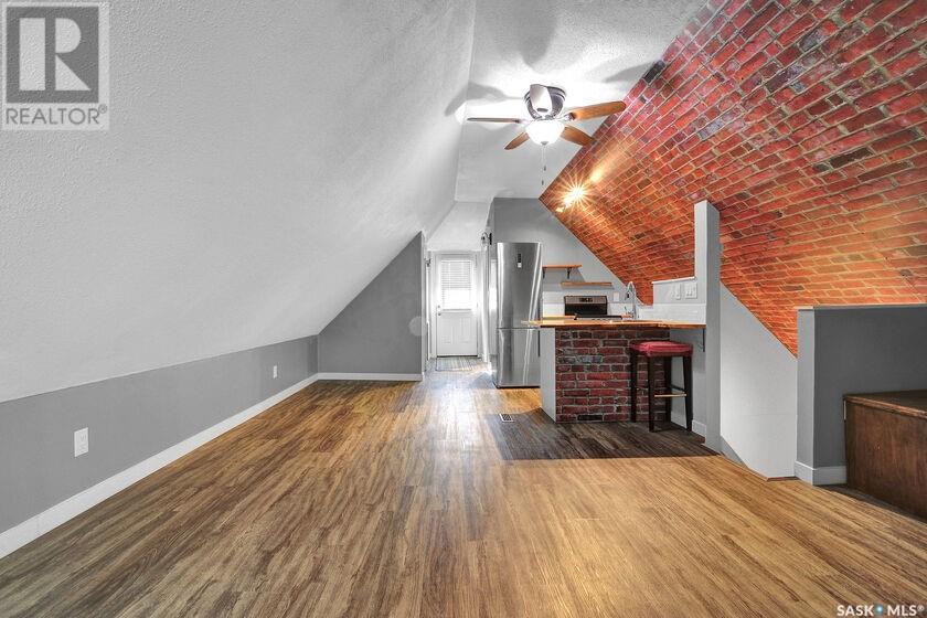 2258 OSLER STREET - 33