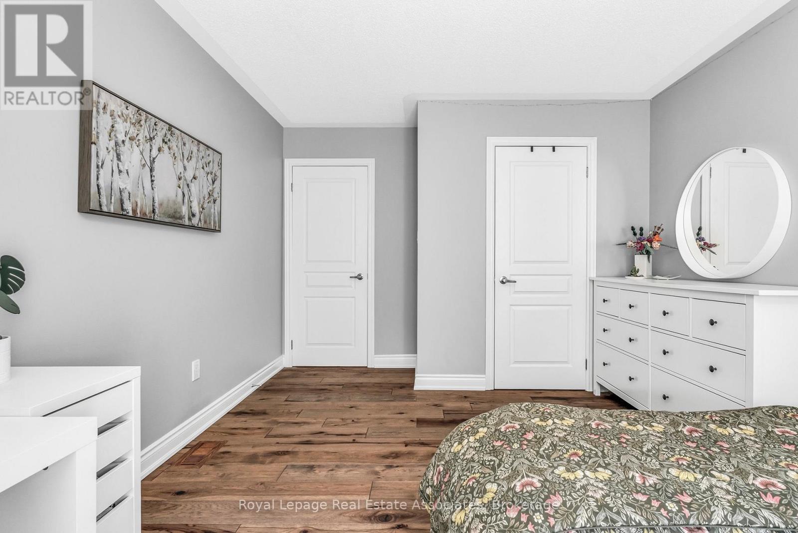 Photo 19 of 273 Duskywing Way, Oakville ON