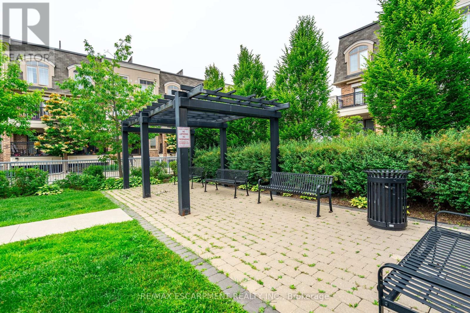 Photo 15 of 59 2441 Greenwich Drive, Oakville ON