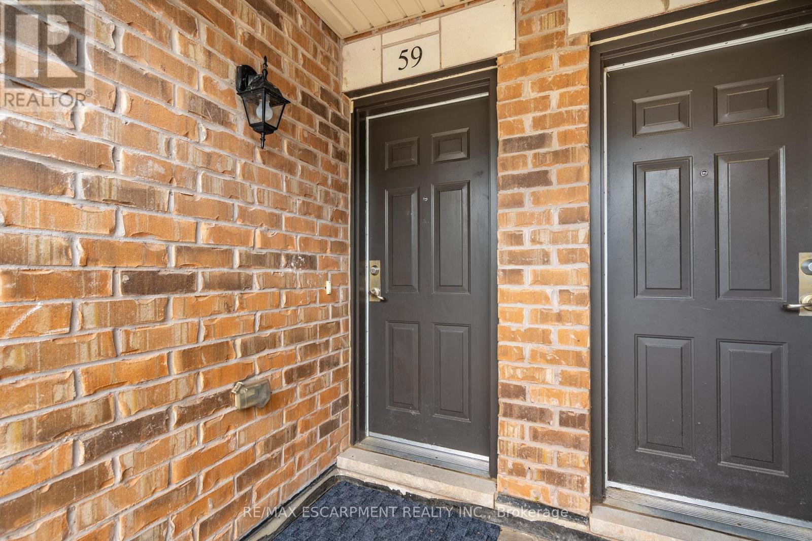 Photo 8 of 59 2441 Greenwich Drive, Oakville ON