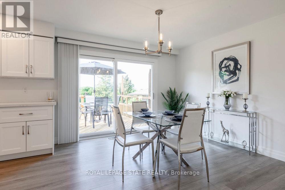 Photo 11 of 8477 Dickenson Road E, Hamilton ON