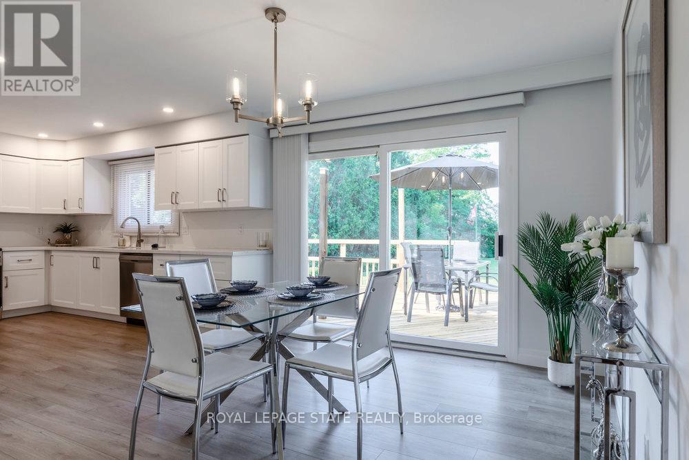 Photo 13 of 8477 Dickenson Road E, Hamilton ON
