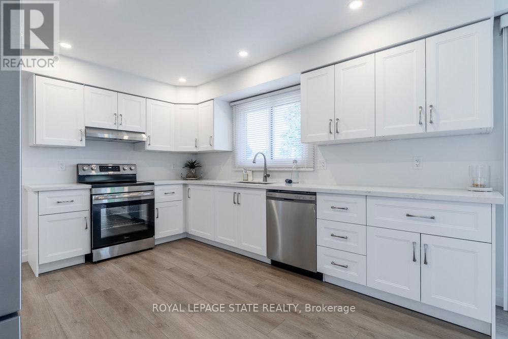 Photo 17 of 8477 Dickenson Road E, Hamilton ON