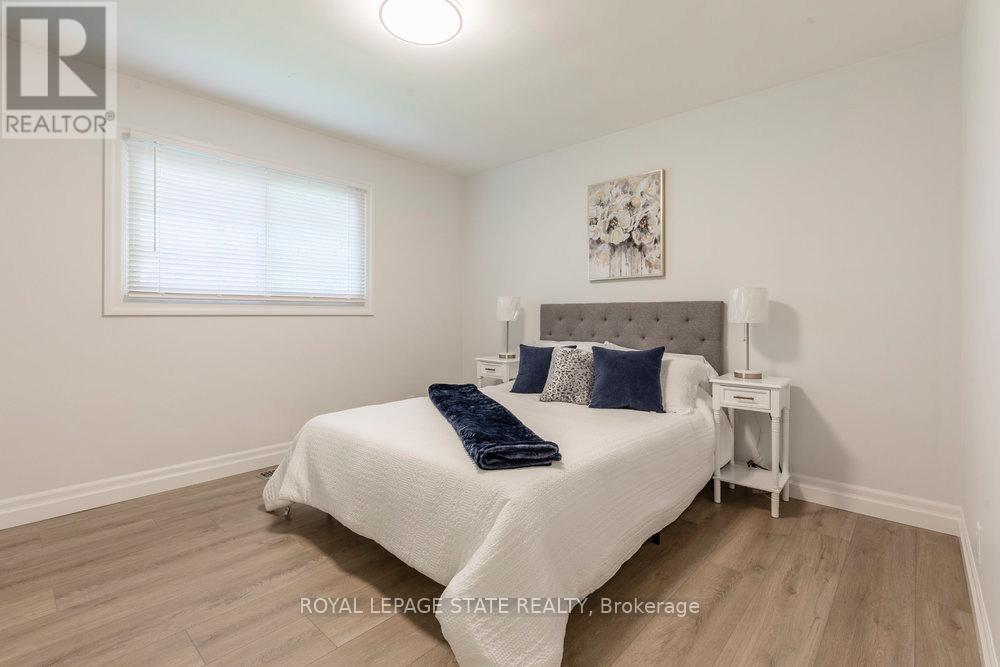 Photo 20 of 8477 Dickenson Road E, Hamilton ON