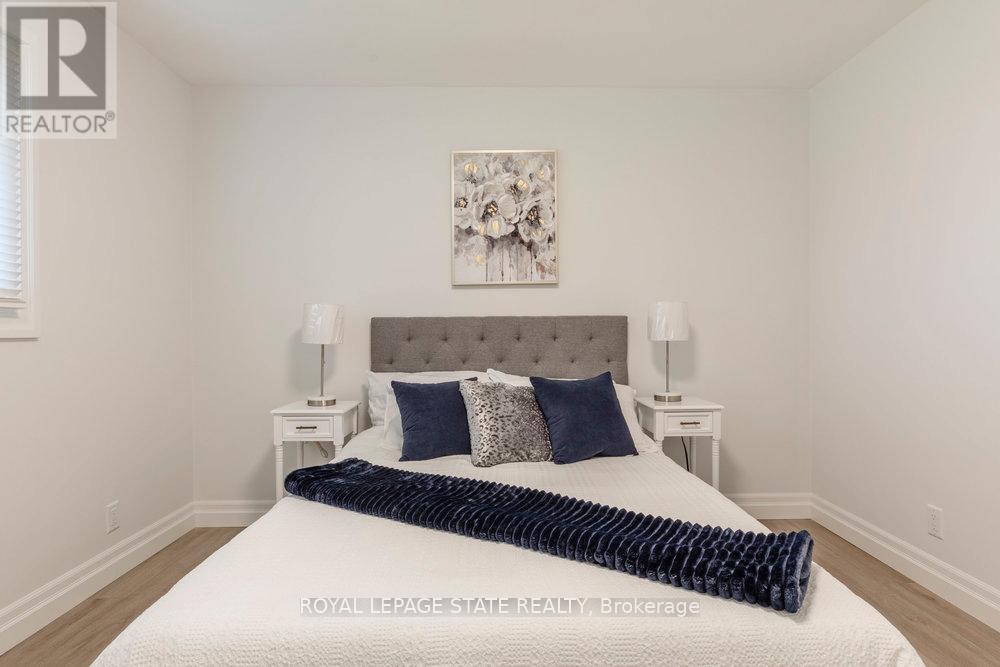 Photo 24 of 8477 Dickenson Road E, Hamilton ON