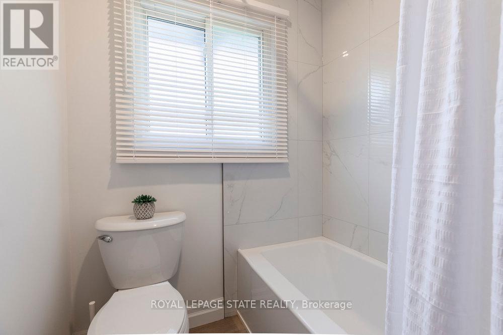 Photo 27 of 8477 Dickenson Road E, Hamilton ON