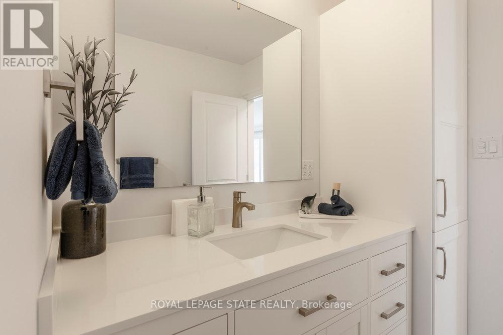 Photo 28 of 8477 Dickenson Road E, Hamilton ON