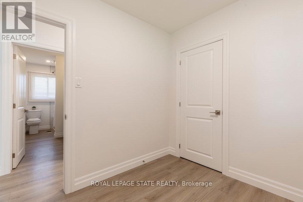Photo 31 of 8477 Dickenson Road E, Hamilton ON