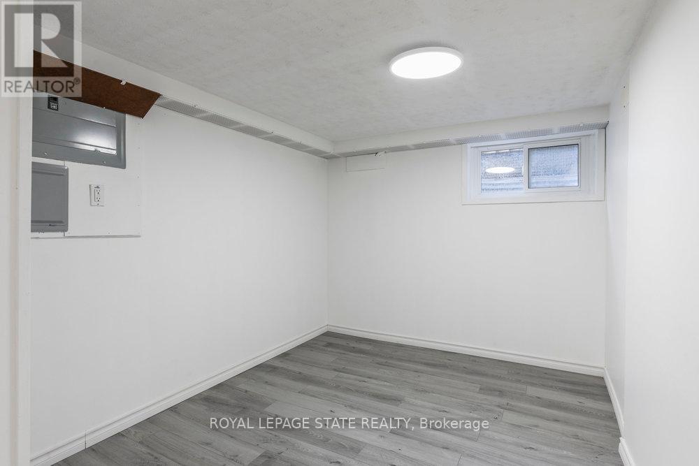 Photo 34 of 8477 Dickenson Road E, Hamilton ON