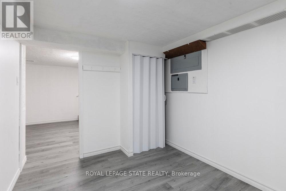 Photo 35 of 8477 Dickenson Road E, Hamilton ON