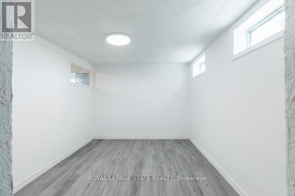 Photo 37 of 8477 Dickenson Road E, Hamilton ON