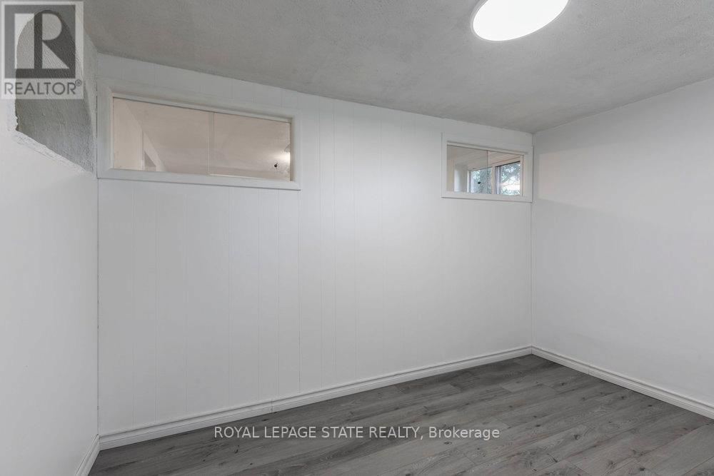 Photo 38 of 8477 Dickenson Road E, Hamilton ON