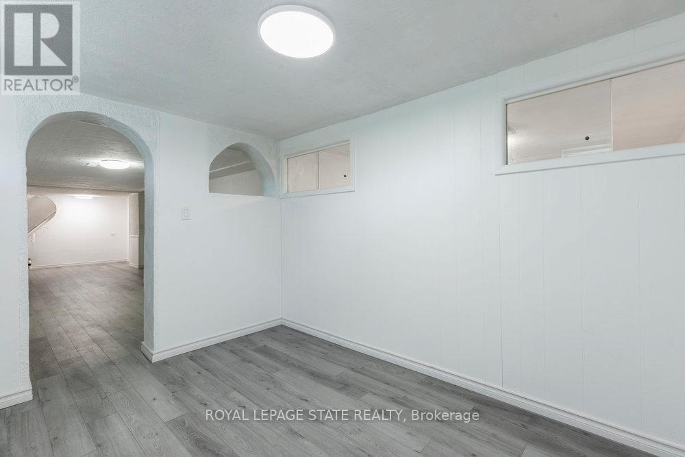 Photo 39 of 8477 Dickenson Road E, Hamilton ON