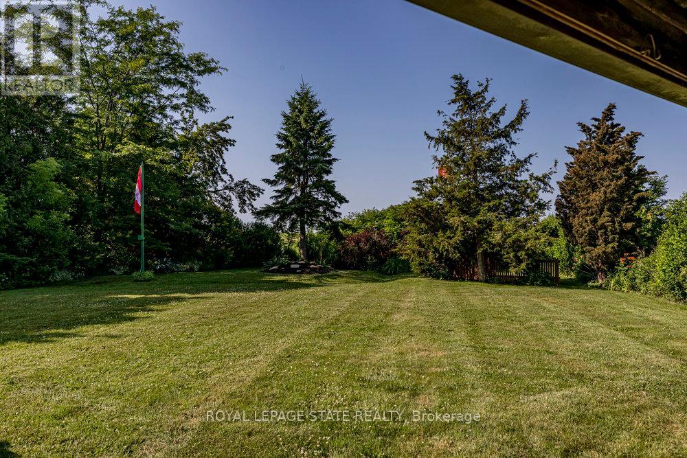 Photo 47 of 8477 Dickenson Road E, Hamilton ON