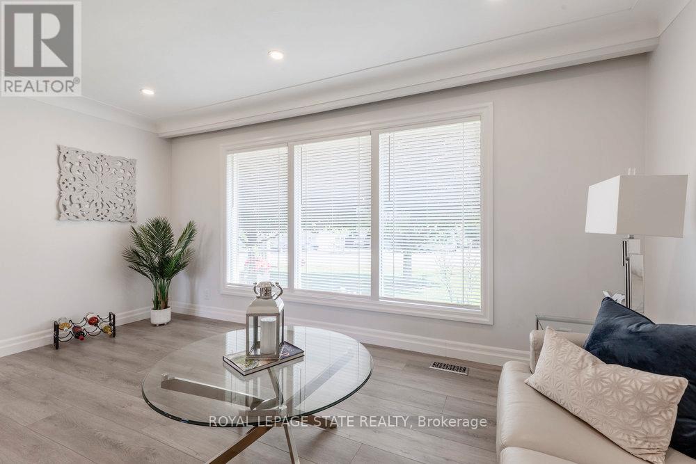 Photo 5 of 8477 Dickenson Road E, Hamilton ON
