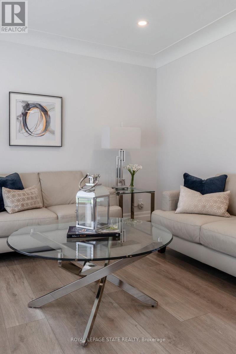 Photo 9 of 8477 Dickenson Road E, Hamilton ON