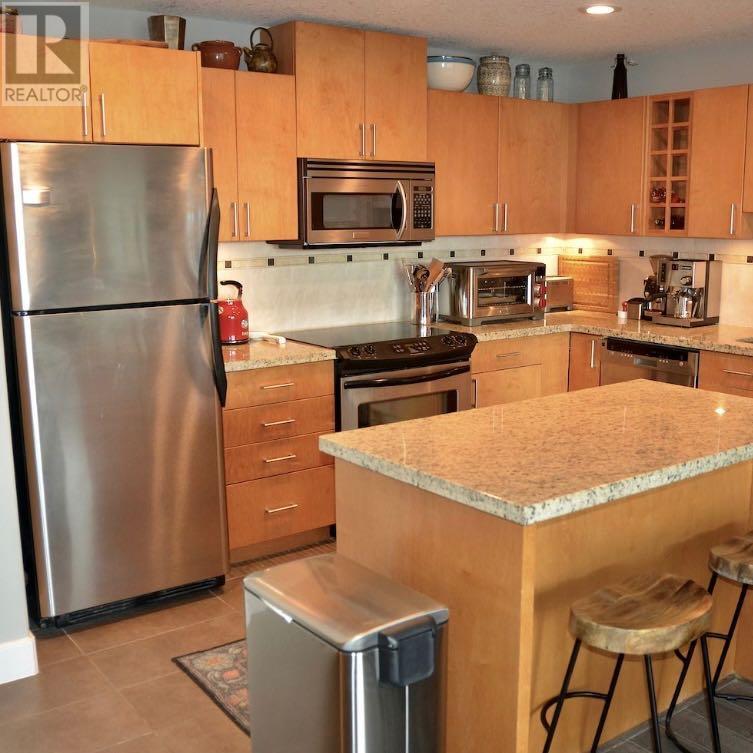 Single Family House for Sale in   Spruce Place SW Spruce Cliff Calgary 