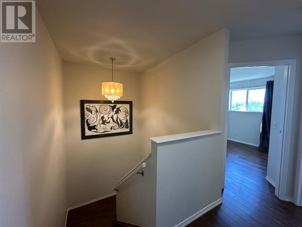 Single Family House for Sale in  Sandpiper Lane NW Sandstone Valley Calgary 