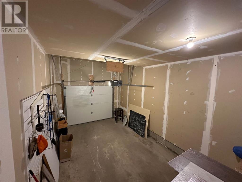 Single Family House for Sale in  Sandpiper Lane NW Sandstone Valley Calgary 