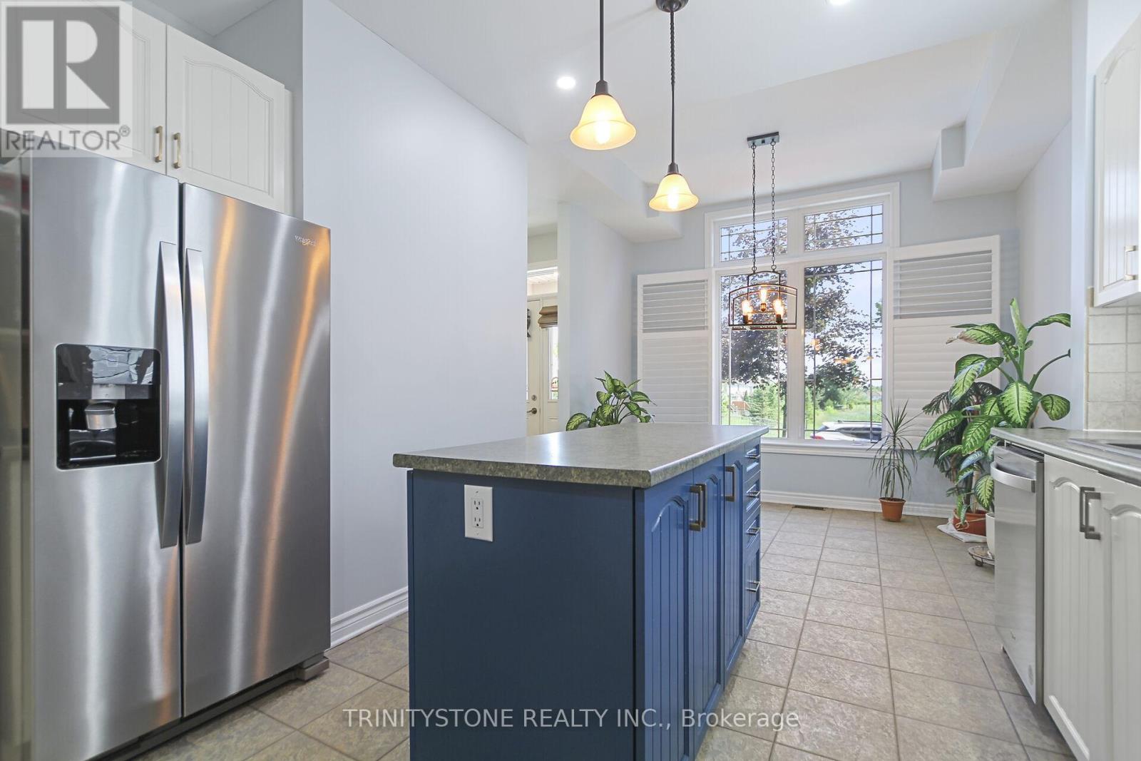 Photo 9 of 422 Statewood Drive, Ottawa ON